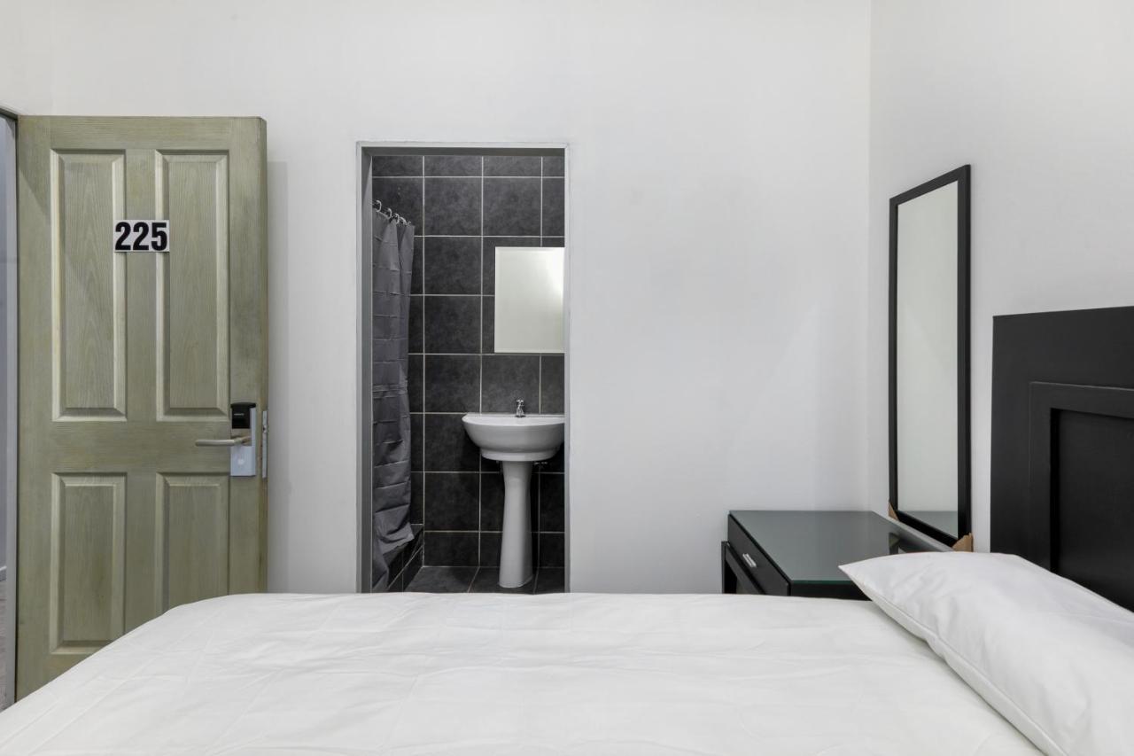 Inn & Out Express Sea Point Cape Town Bagian luar foto
