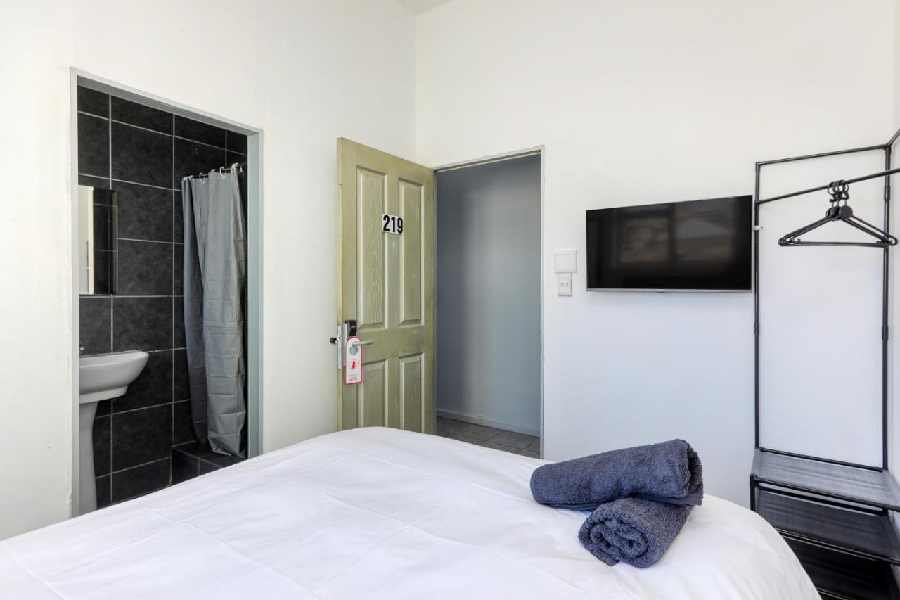 Inn & Out Express Sea Point Cape Town Bagian luar foto