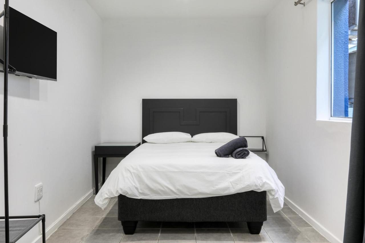 Inn & Out Express Sea Point Cape Town Bagian luar foto