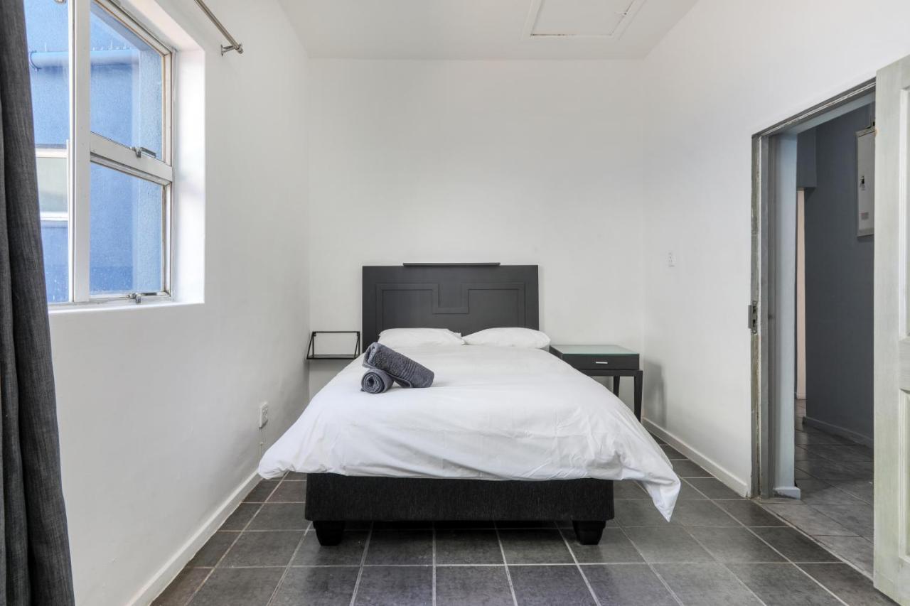 Inn & Out Express Sea Point Cape Town Bagian luar foto