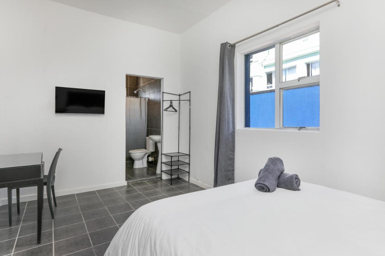 Inn & Out Express Sea Point Cape Town Bagian luar foto