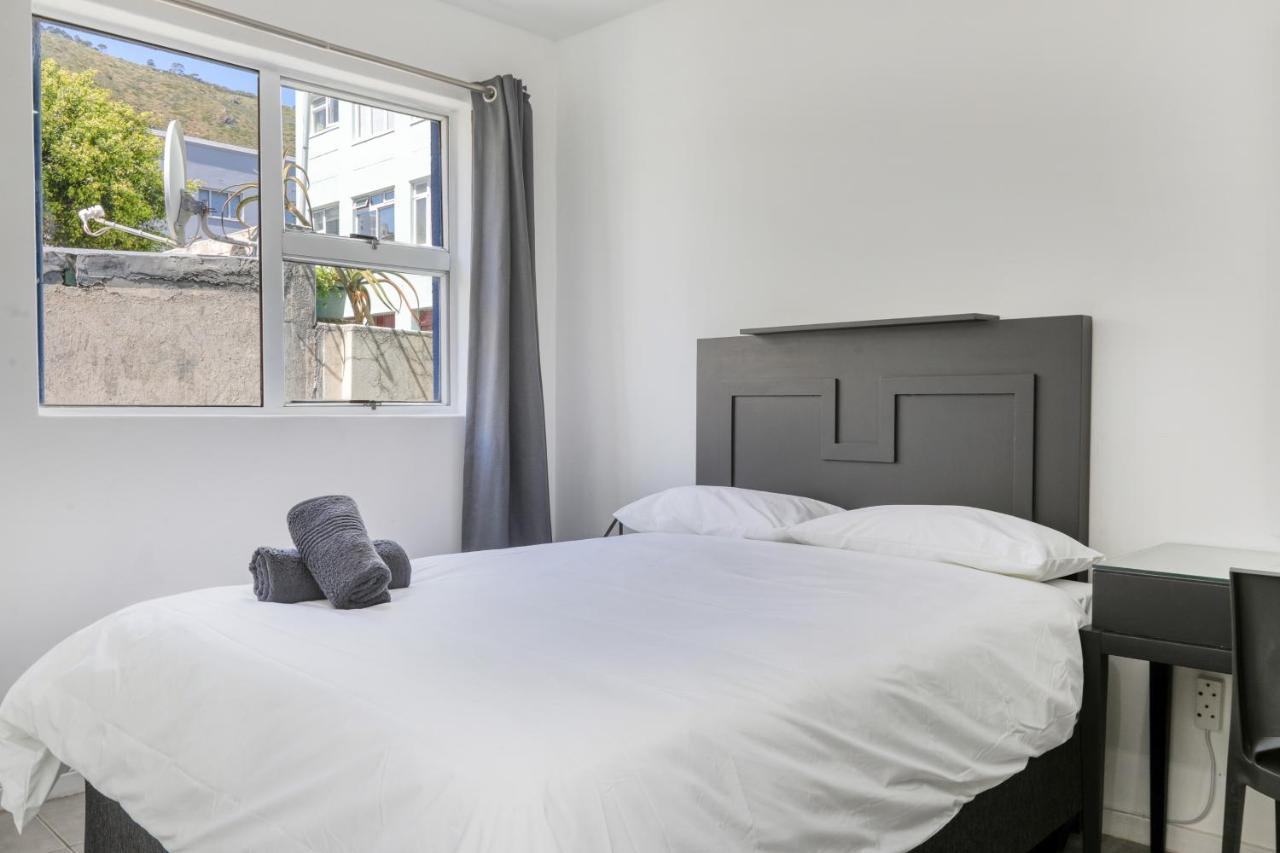 Inn & Out Express Sea Point Cape Town Bagian luar foto