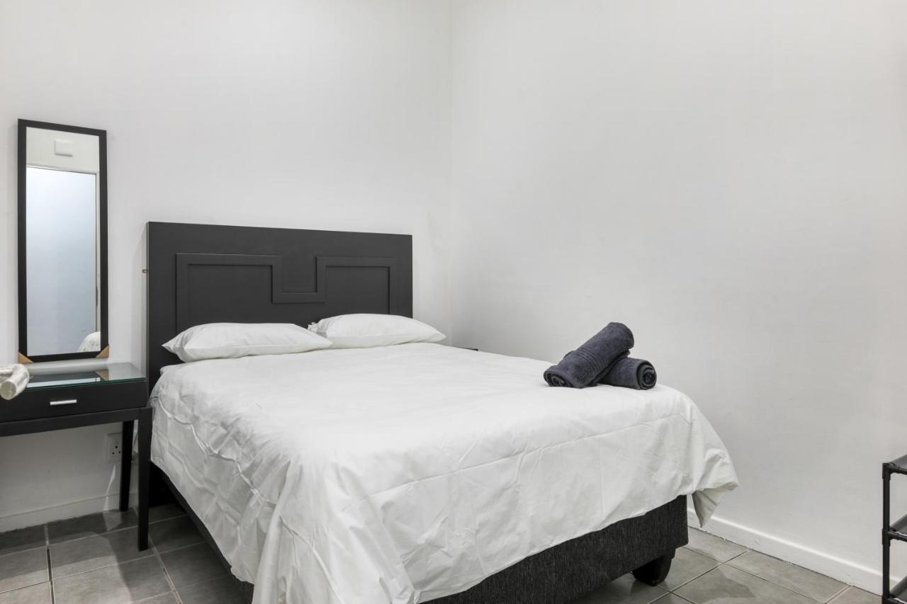 Inn & Out Express Sea Point Cape Town Bagian luar foto