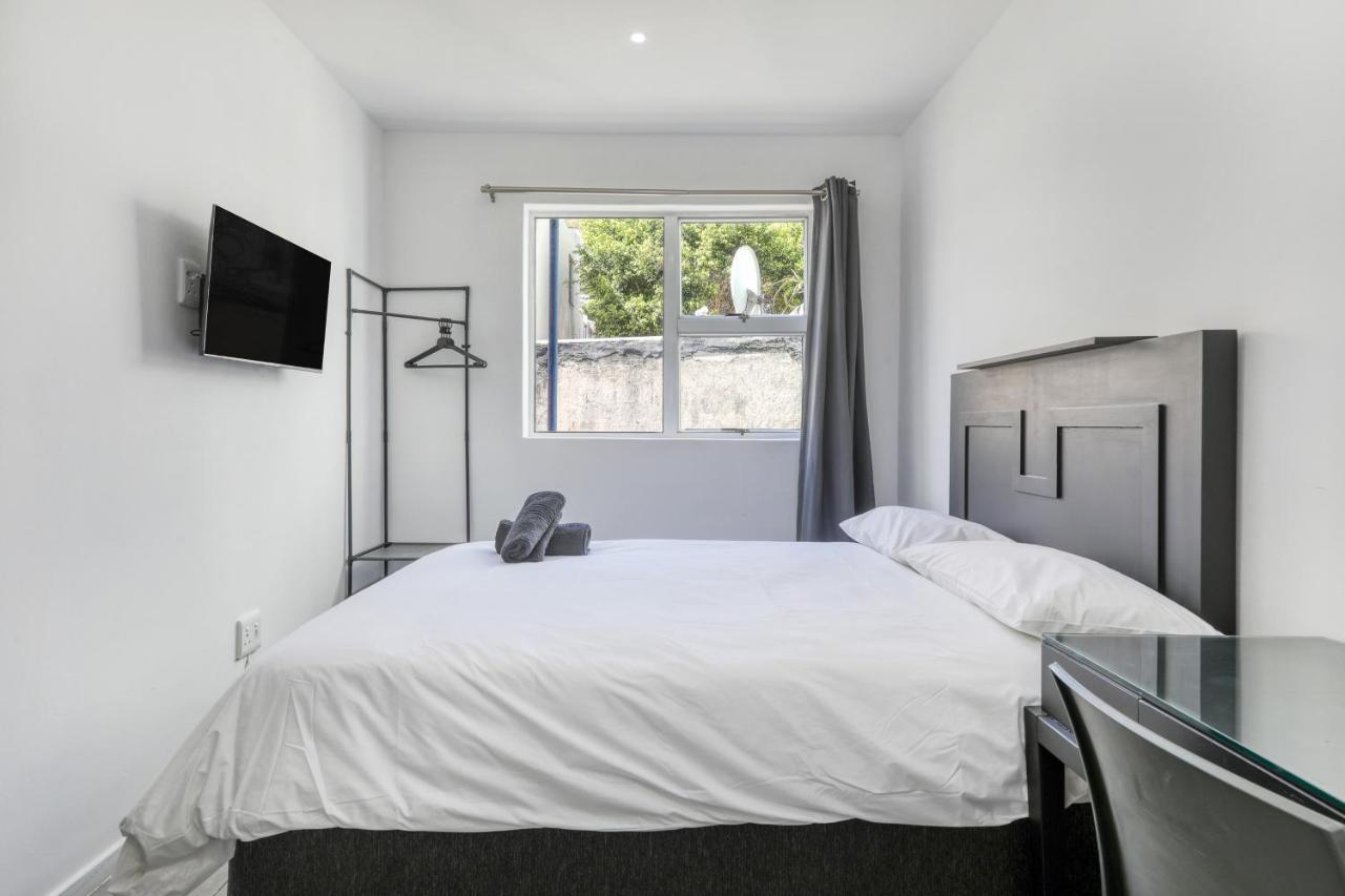 Inn & Out Express Sea Point Cape Town Bagian luar foto