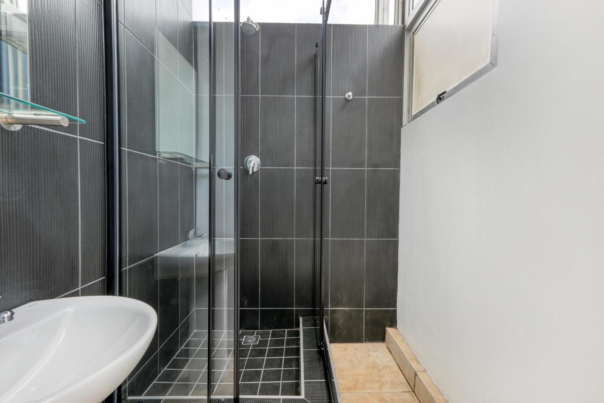 Inn & Out Express Sea Point Cape Town Bagian luar foto